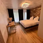 Mhh Apartment